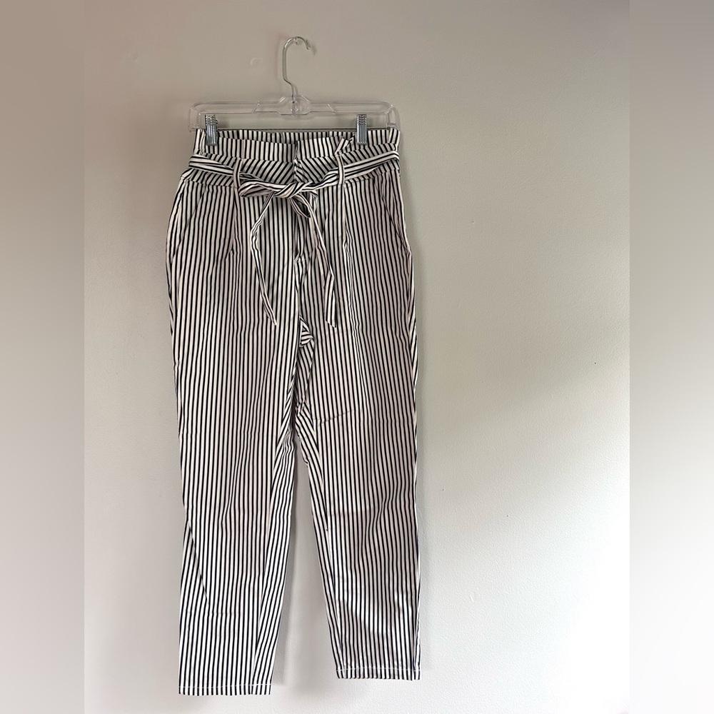Vero Moda navy and white striped “Paper bag” pants with matching tie belt